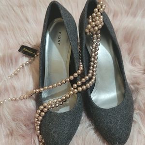 Fioni dark gray high heels